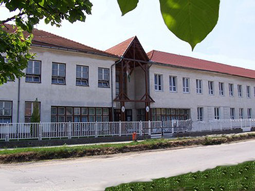 Az iskola épülete