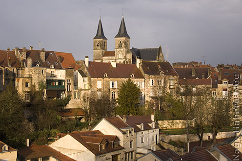 Chaumont óvárosa a szomszédos domb felől