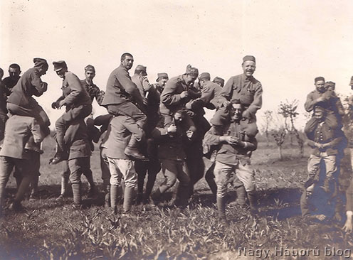 Játszadozó rohamosok 1918 májusában