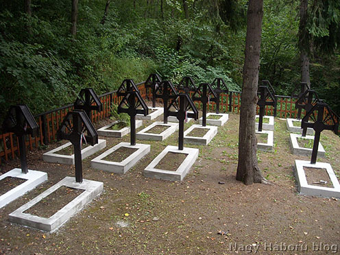 Tymbach, 365-ös temető: Szántay Jenő százados, Takács Gábor százados, Kovácsffy Kálmán főhadnagy sírjai