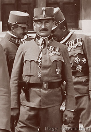 Lukachich Géza a Katonai Mária Terézia-rend lovagkeresztjének átvételekor 1917-ben