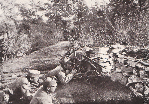 Gyalogsági ágyú kőfal mögött a Doberdón