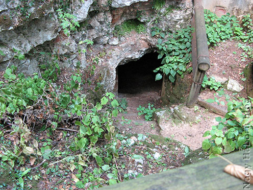 A barlang bejárata