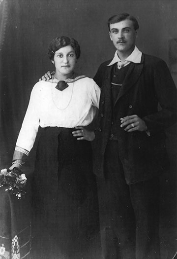 Az esküvő napján Wagnában, 1918