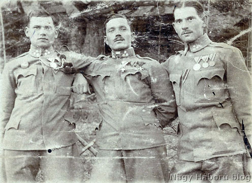 Popov Pál katonatársaival