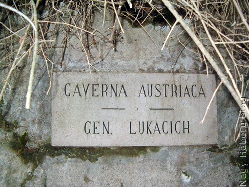 A Lukachich tábornok nevét viselő alagút felirata a Monte San Michelén