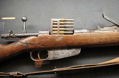 Az olasz hadseregben 1891-ben rendszeresített Mannlicher Carcano puska 6,5 mm-es 6 lövedékes töltőléccel