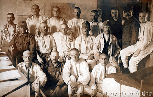 Kórházi csoportkép, korabeli fotólap